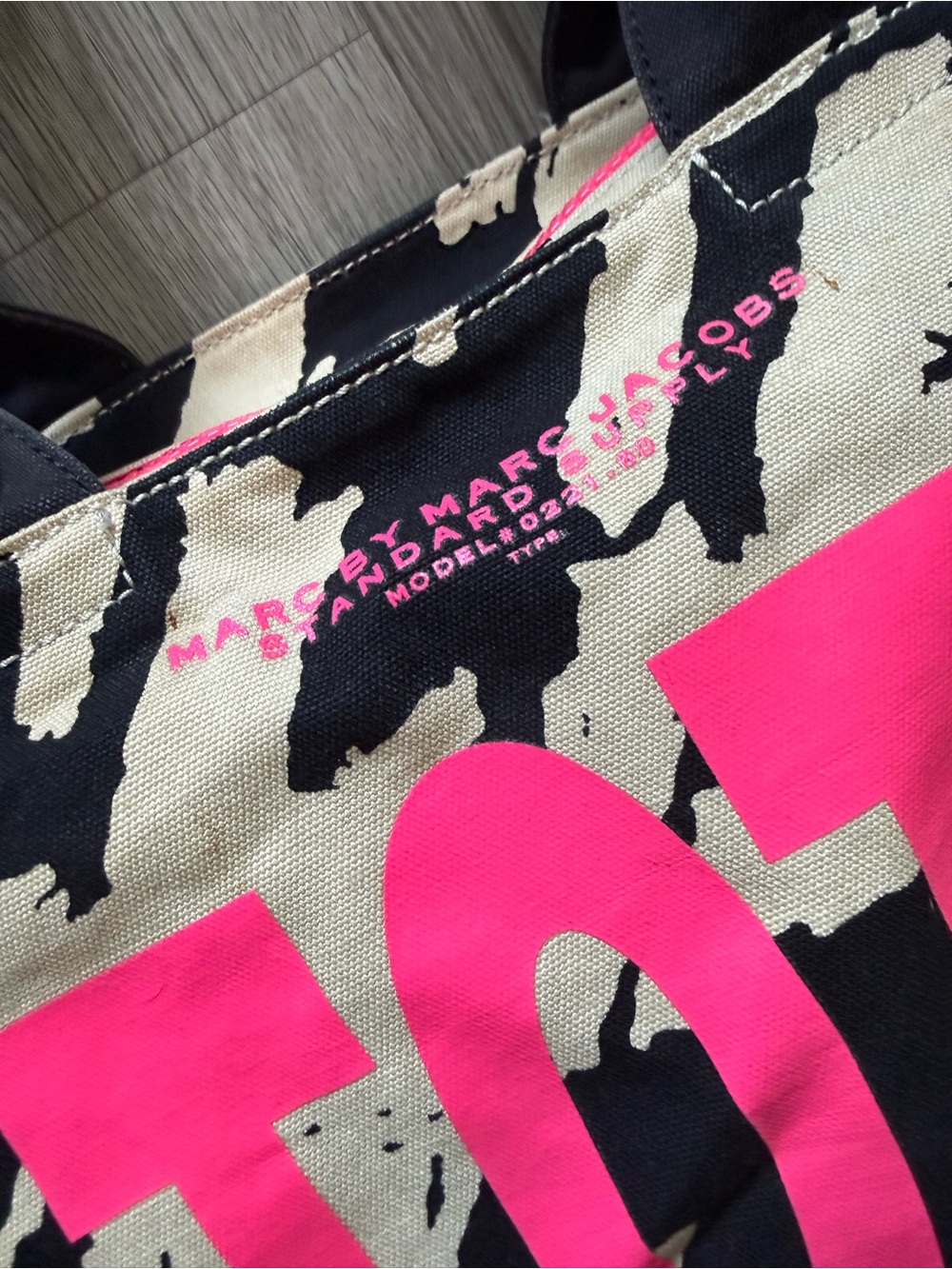 Marc by Marc Jacob’s tote - Picture 2 of 8